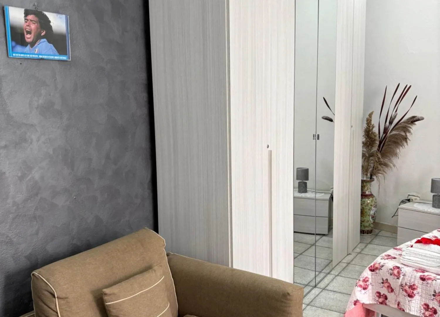 Guest House “Nonna Rossa” Neapel Apartment